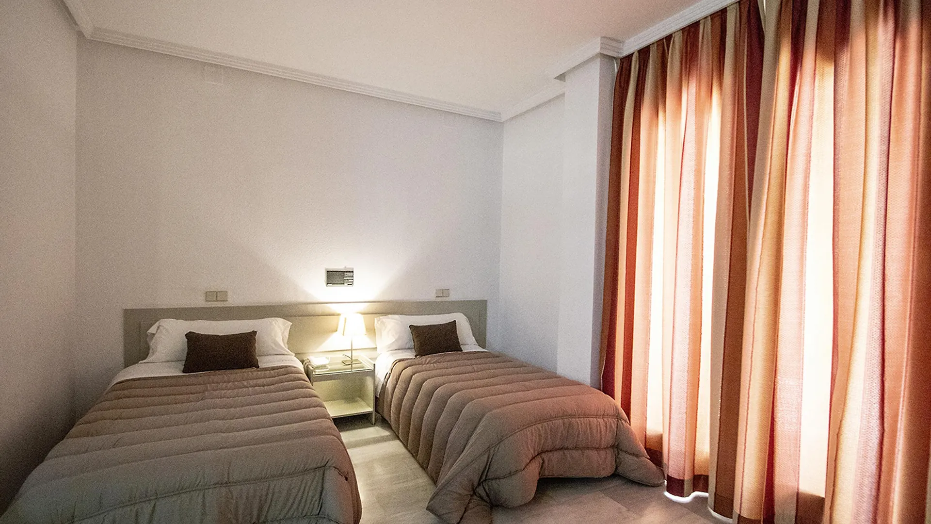 Hospedium Hotel Apartamentos Simon Verde Mairena del Aljarafe 0*,  Spain