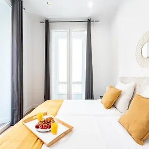 https://precioso-atico-en-centro-historico.1costadelsol.com